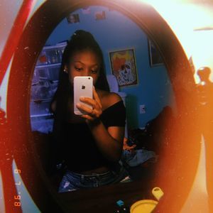 Meet your Posher, Becca